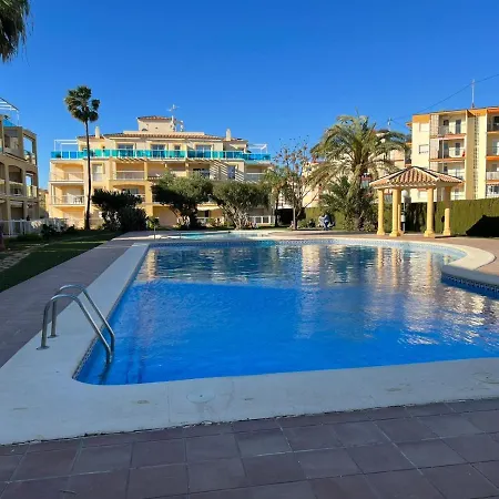 Palm Garden Pool & Parking *