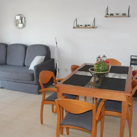 Palm Garden Pool & Parking Apartment