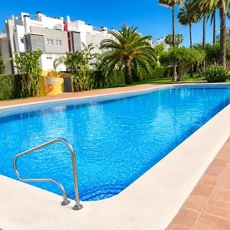 Palm Garden Pool & Parking Dénia